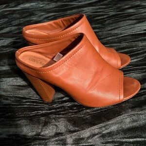 Missimo healed sandal